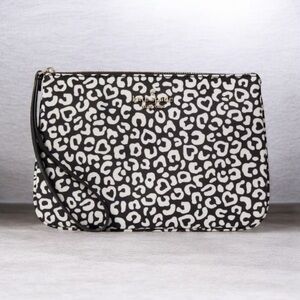 Kate Spade Chelsea Leopard Heart Medium Wristlet Pouch – NWT